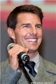   (Tom Cruise)