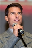   (Tom Cruise)