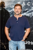    (Russell Crowe)